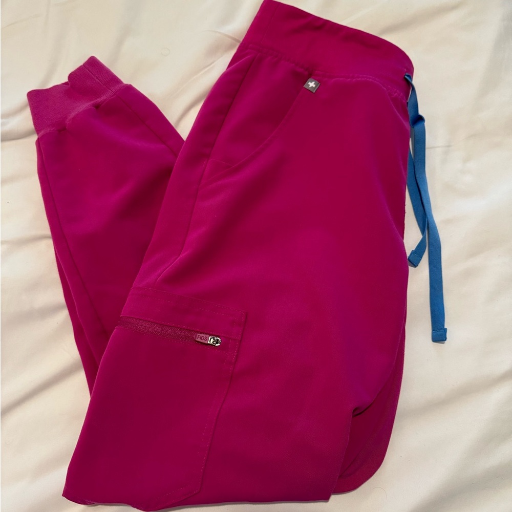 Figs Zamora Scrub Joggers Petite XS Pants in Raspberry Sorbet